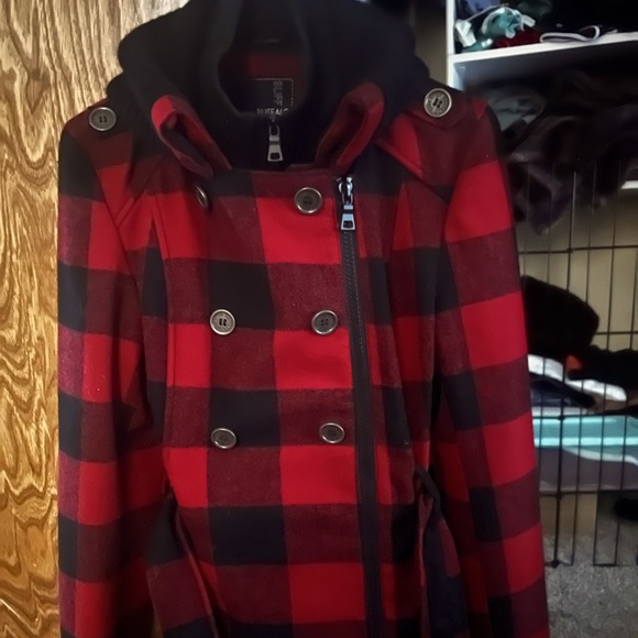 Buffalo David Bitton Jackets & Blazers - Red and black buffalo wool pea coat lined w/ pockets zippers and tiesEUC size s